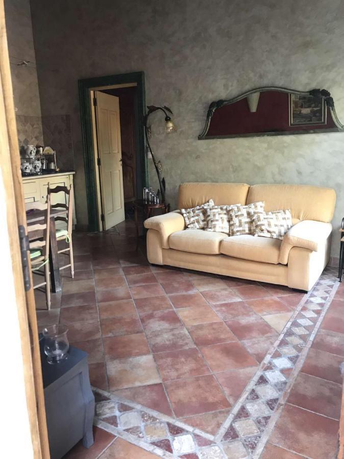 Le Mazet De La Dame Panzió Barbentane Kültér fotó