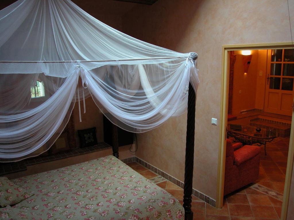 Le Mazet De La Dame Panzió Barbentane Szoba fotó